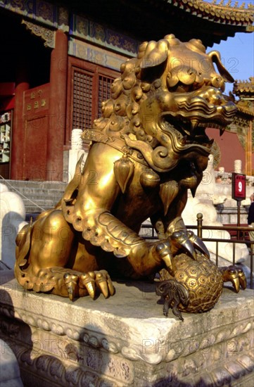 Bronze Lion in front of the Qianqing Gate, the Forbidden City