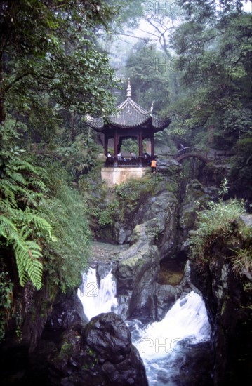 Le pavillon Qingyin, mont Emei