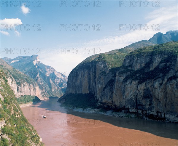 Three Gorges of Chang Jiang River, Xiling Gorge, Qutang Gorge, Kuimen, China