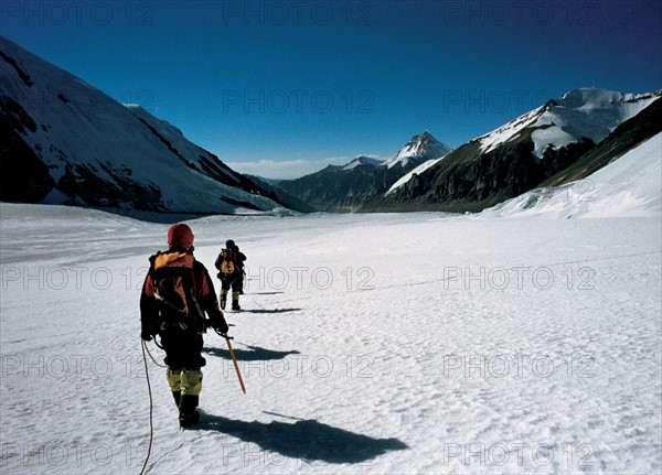 climbers want to conquer the peak of the Mountain Everest