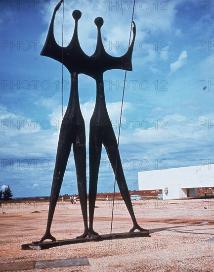 MONUMENTO AL PIONERO
BRASILIA, EXTERIOR
BRASIL

This image is not downloadable. Contact us for the high res.