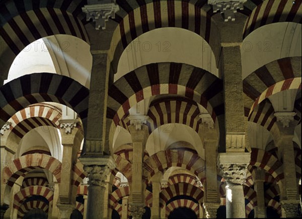 AMPLIACION DE ABDERRAMAN I
CORDOBA, MEZQUITA
CORDOBA