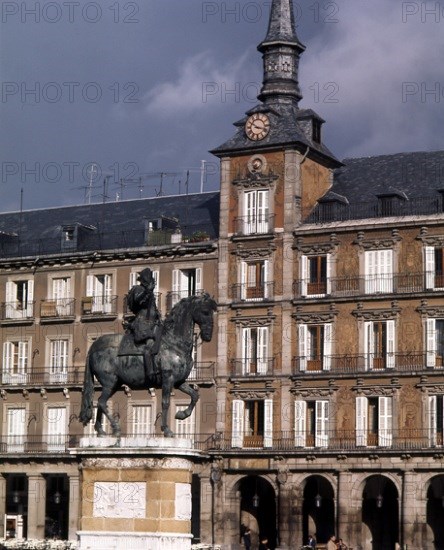 TACCA PIETRO 1577/1640
ESTATUA ECUESTRE DE FELIPE III TERMINADA EN 1616.COMENZADA POR JUAN DE BOLONIA
MADRID, PLAZA MAYOR
MADRID