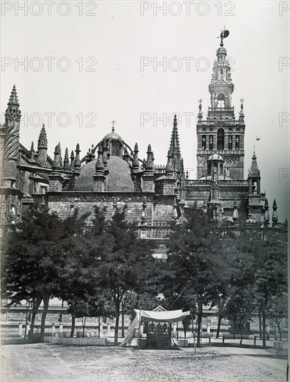 CLIFFORD CHARLES 1819/63
VIAJE DE SSMM Y AARR A ANDALUCIA 1862 - CATEDRAL DESDE PLAZA DE TRIUNFO - FOTOGRAFIA
MADRID, PALACIO REAL-BIBLIOTECA
MADRID

This image is not downloadable. Contact us for the high res.