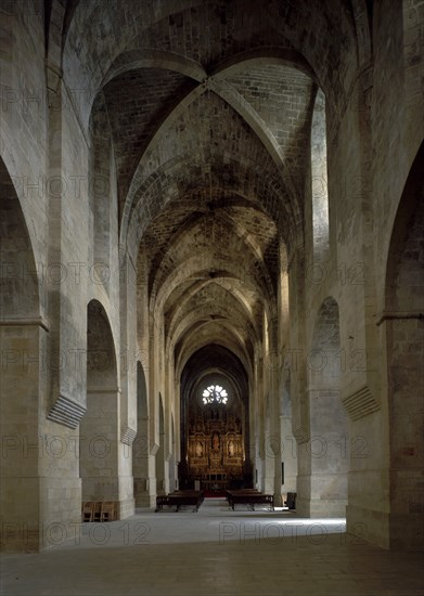 NAVE CENTRAL DE LA IGLESIA HACIA LA CABECERA
SANTES CREUS, MONASTERIO SANTES CREUS
TARRAGONA