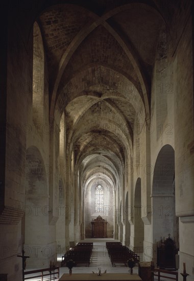 IGLESIA-NAVE CENTRAL HACIA LOS PIES
SANTES CREUS, MONASTERIO SANTES CREUS
TARRAGONA