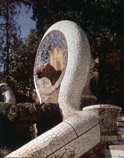 GAUDI ANTONI 1852-1926
REMATES
BARCELONA, PARQUE GÜELL
BARCELONA