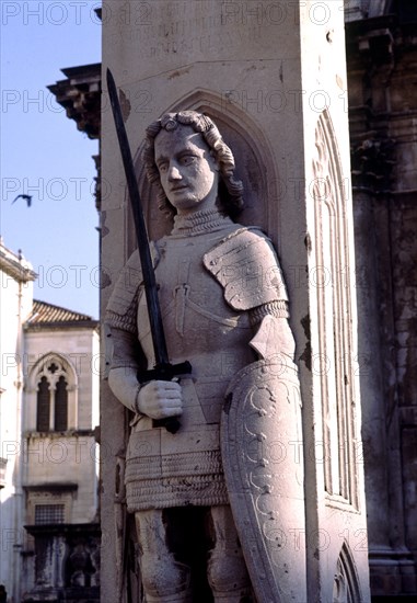 CIUDAD MEDIEVAL ESCULTURA
DUBROVNIK, EXTERIOR
CROACIA