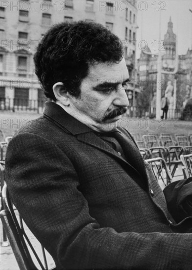 GABRIEL GARCIA MARQUEZ

This image is not downloadable. Contact us for the high res.