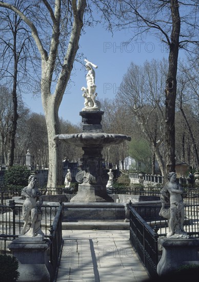 POMONA
FUENTE DE HERCULES
ARANJUEZ, JARDINES REALES
MADRID

This image is not downloadable. Contact us for the high res.
