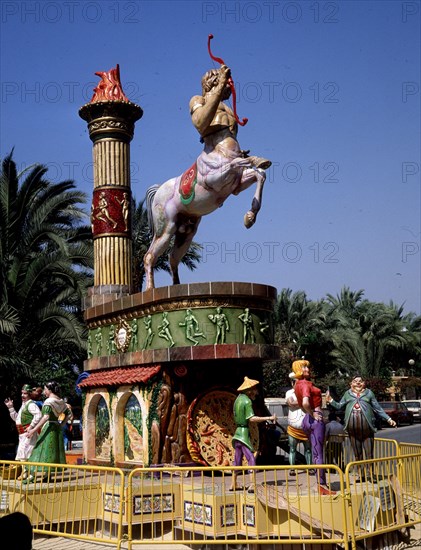 HOGUERAS PREPARADAS PARA LAS FIESTAS DE SAN JUAN
BENIDORM, EXTERIOR
ALICANTE