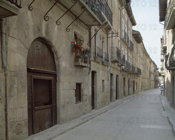 CALLE MAYOR-FACHADAS DE CASAS MEDIEVALES
PUENTE LA REINA, EXTERIOR
NAVARRA