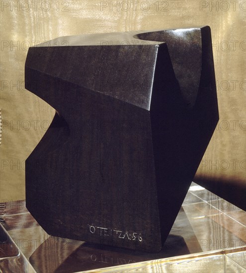 OTEIZA JORGE 1908/2003
FUSION DE DOS CUBOIDES ABIERTOS-1956-57(ESCULTURA)
MADRID, COLECCION DEL MORAL
MADRID

This image is not downloadable. Contact us for the high res.