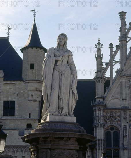 PLAZA CON ESCULTURA DE MARGARITA DE AUSTRIA-GOBERNADORA DE LOS PAISES BAJOS
MALINAS, EXTERIOR
BELGICA

This image is not downloadable. Contact us for the high res.