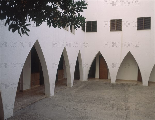 CLAUSTRO DE ARCOS APUNTADOS
JAVEA, IGLESIA DE SANTA MARIA DEL LORETO
ALICANTE

This image is not downloadable. Contact us for the high res.