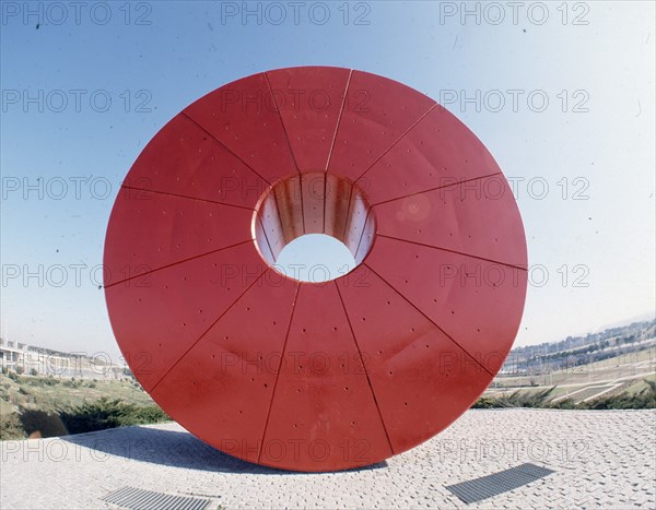 ESCULTURA CIRCULAR POLICROMADA CONOCIDA COMO "EL DONUTS"
MADRID, IFEMA-PARQUE JUAN CARLOS I
MADRID

This image is not downloadable. Contact us for the high res.