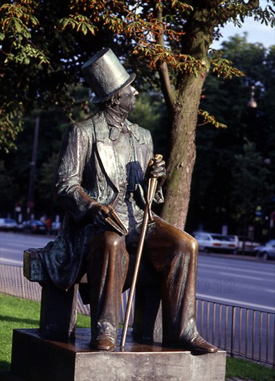 ESCULTURA EN BRONCE DE HANS CHRISTIAN ANDERSEN
COPENHAGUE, EXTERIOR
DINAMARCA

This image is not downloadable. Contact us for the high res.