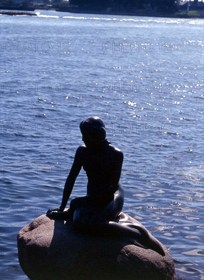 ERIKSEN EDVARD
ESCULTURA DE LA SIRENITA PERSONAJE DE UN CUENTO DE HANS CHRISTIAN ANDERSEN - 1913
COPENHAGUE, EXTERIOR
DINAMARCA

This image is not downloadable. Contact us for the high res.