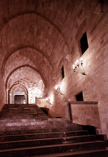 INTERIOR - ESCALERA DE ENTRADA DEL PALACIO - S XIV - RECONSTRUIDO EN 1940 POR V MESTORINO
RODAS, PALACIO DEL GRAN MAESTRO
GRECIA

This image is not downloadable. Contact us for the high res.