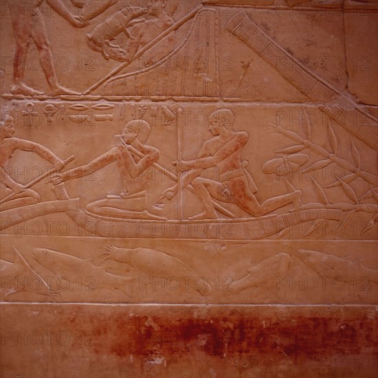 Saqqarah, mastaba de Kagemni, deux  pêcheurs sur une embarcation