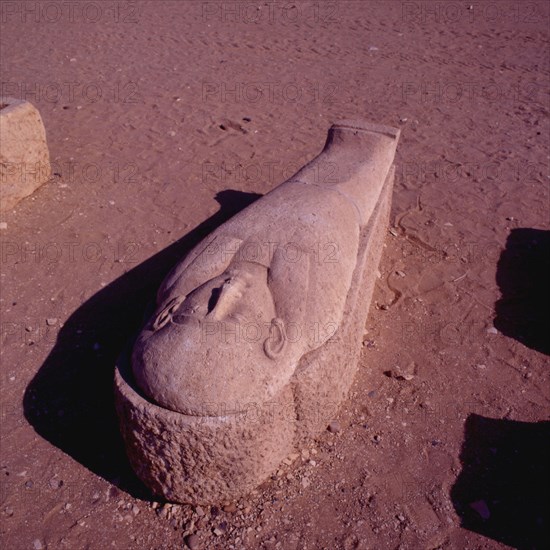 Meidoum, Sarcophage anthropomorphe