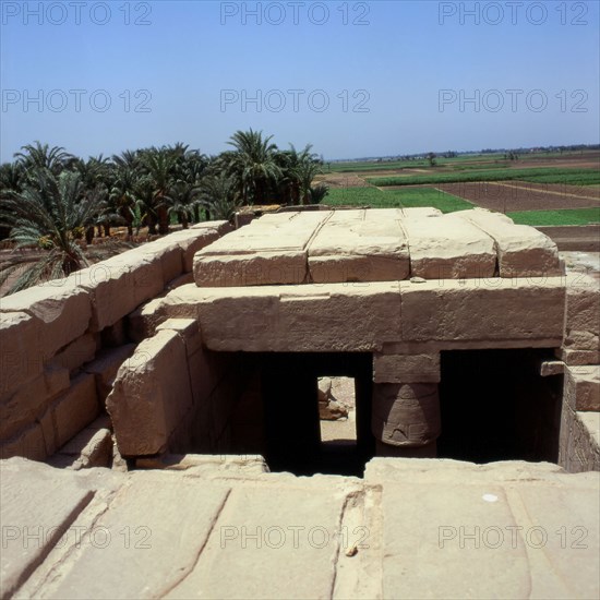 Gurnah, Temple of Seti I,  view from the roof of a column from the hypostyle hall