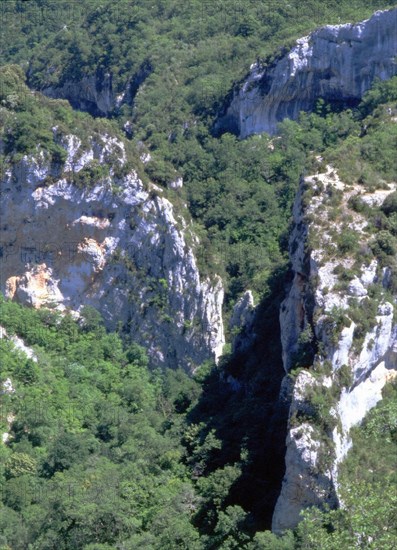 View from route D942 towards Les Cabanes