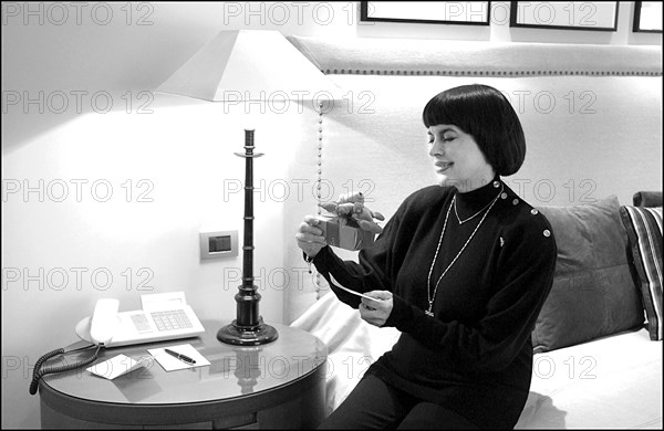 11/00/2002.  French singer Mireille Mathieu returns on the musical scene with a new CD and tour in France and Europe.