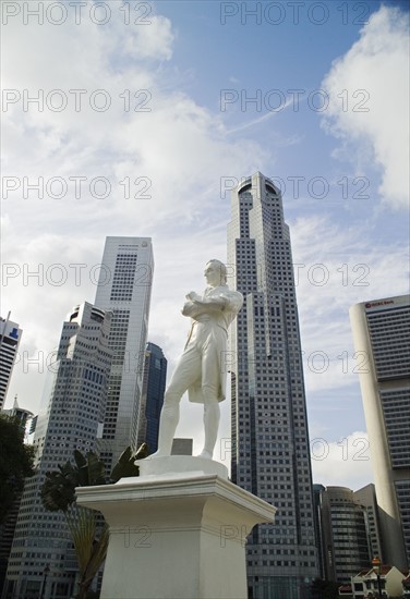 Boat Quay CBD Central Business District Raffles Landing Site Singapore. Date : 2006