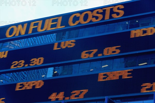 Stock ticker board. Photographe : fotog