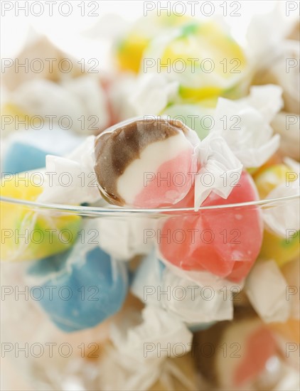 Bowl of salt water taffy. Photographe : Jamie Grill