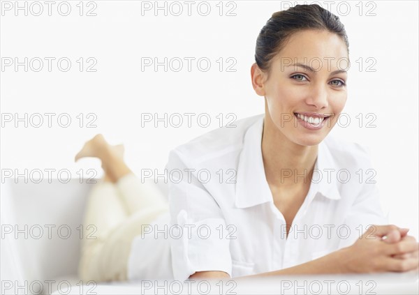 Woman relaxing. Photo : momentimages