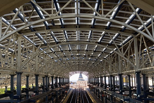 USA, New York State, New York City, Subway platform at rush hour. Photo : fotog