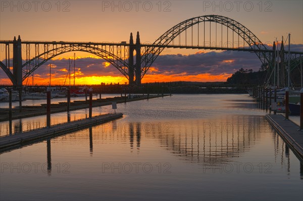 USA, Oregon, Lincoln County, Newport Bay Bridge. Photo : Gary Weathers