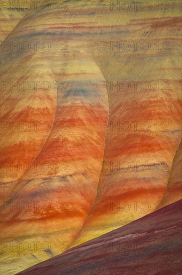 USA, Oregon, Mitchell, Painted Hills, Close-up of geological patter. Photo : Gary J Weathers