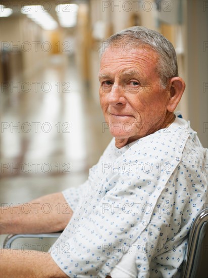 Senior man in hospital. Photo: Erik Isakson