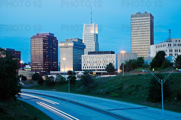 USA, Ohio, Akron, Skyline at dusk. Photo: Henryk Sadura