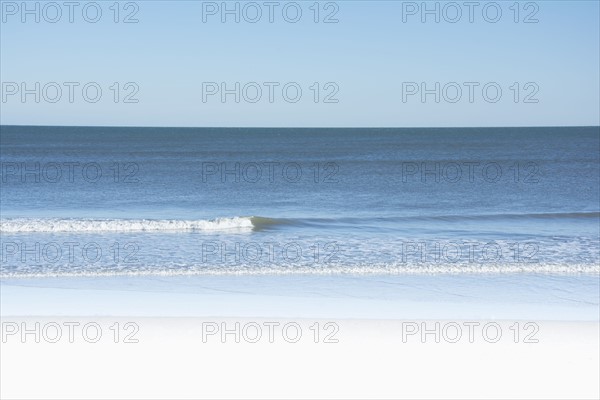 USA, North Carolina, Surf City, Clear sky over beach