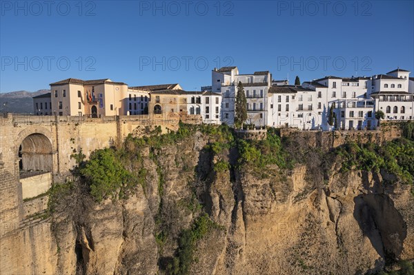 Spain, Ronda, Village on top of cliff