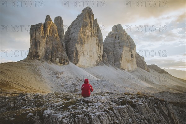 Italy, South Tirol, Sexten Dolomites, Tre Cime di Lavaredo, Man looking at rock formations