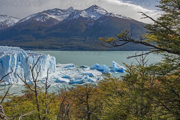 Argentina, Santa Cruz, El Calafate, Perito Moreno Glacier and mountains, El Calafate, Santa Cruz, Argentina