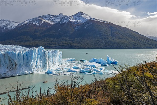 Argentina, Santa Cruz, El Calafate, Perito Moreno Glacier and mountains, El Calafate, Santa Cruz, Argentina