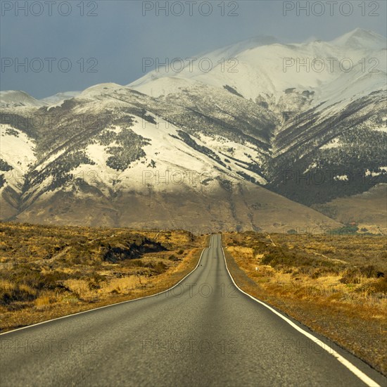 Argentina, Santa Cruz, El Calafate, Empty road leading to Perito Moreno Glacier, El Calafate, Santa Cruz, Argentina