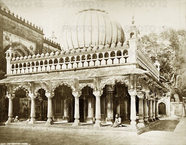 The Agra Fort 'zenana'. A huge, onion-shaped dome adorns the decorative 'zenana' (women's palace) located in the grounds of the Agra Fort complex. Agra, North Western Provinces (Uttar Pradesh), India, circa 1885. Agra, Uttar Pradesh, India, Southern Asia, Asia.