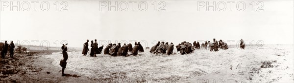 African women threshing corn. A group of African women thresh corn by hand. South Africa, circa 1905. South Africa, Southern Africa, Africa.