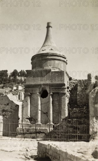 Tomb of Absalom, Jerusalem. View of the Tomb of Absalom (Yad Avshalom) located in the Kidron Valley. Dating back to the 1st century, Jewish tradition connects this tomb with that of Absalom, the third son of David, king of Israel. Jerusalem, British Mandate of Palestine (Israel), circa 1942. Jerusalem, Jerusalem, Israel, Middle East, Asia.