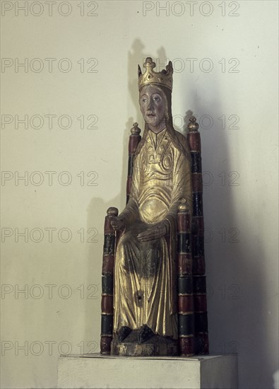 Wooden figurine of the Viklau Madonna and early representation of Virgin Mary in Scandinavia