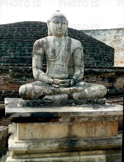 Polonnaruwa, the second most ancient of Sri Lankas kingdoms, was first declared the capital city by King Vijayabahu I who defeated the Chola invaders in 1070 AD