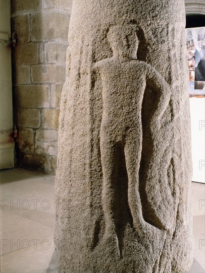 Standing stone of Kervadel, detail