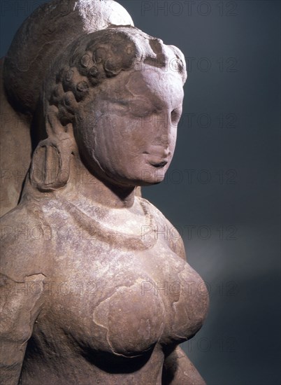 Statue of a goddess, possibly Parvati, standing in samapada (literally without bending)